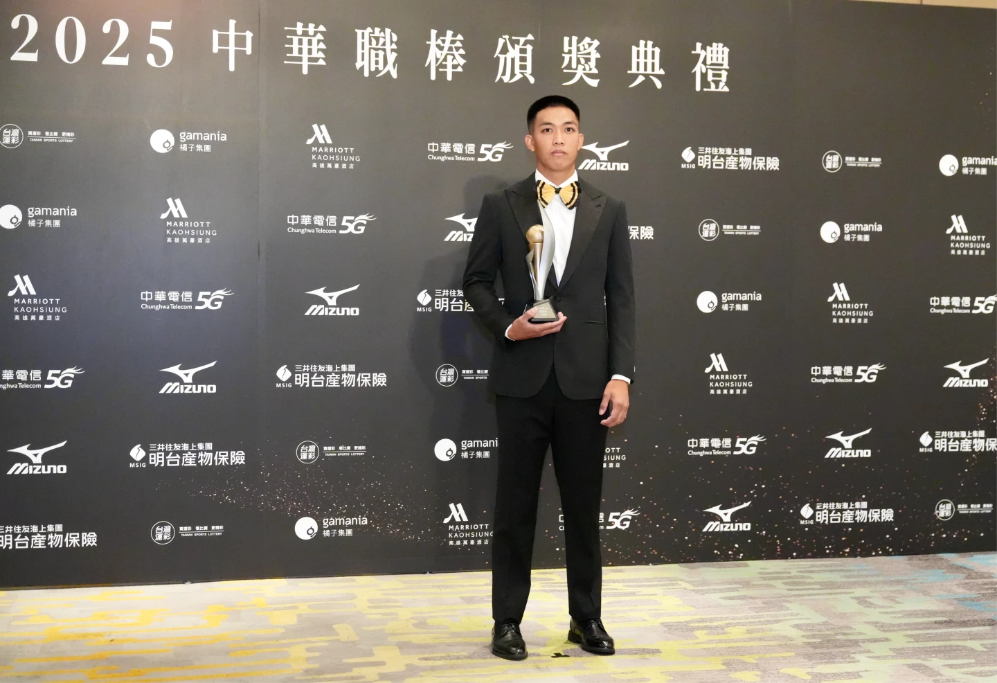 「謝謝自己努力撐過艱辛時期」　林詩翔奪救援王領結有巧思