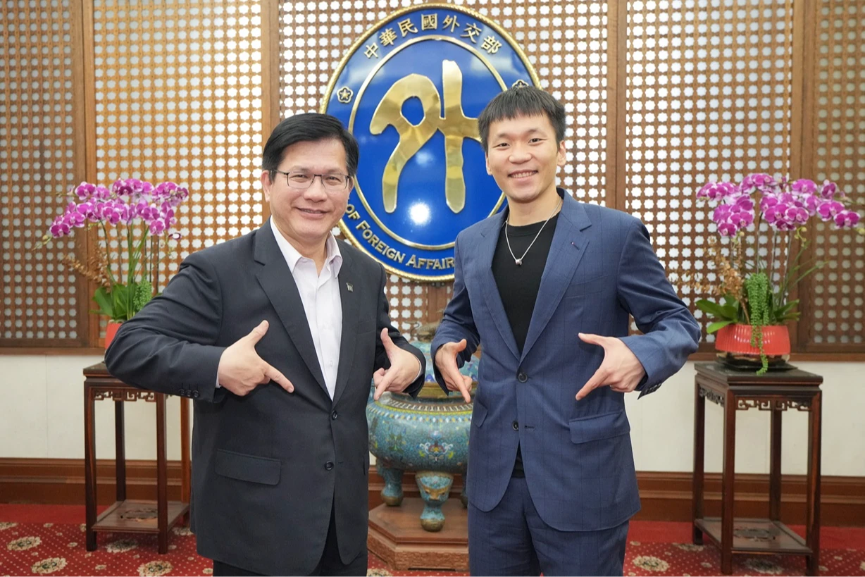 李洋、林佳龍進行部長會議　運動部攜手外交部推動運動外交