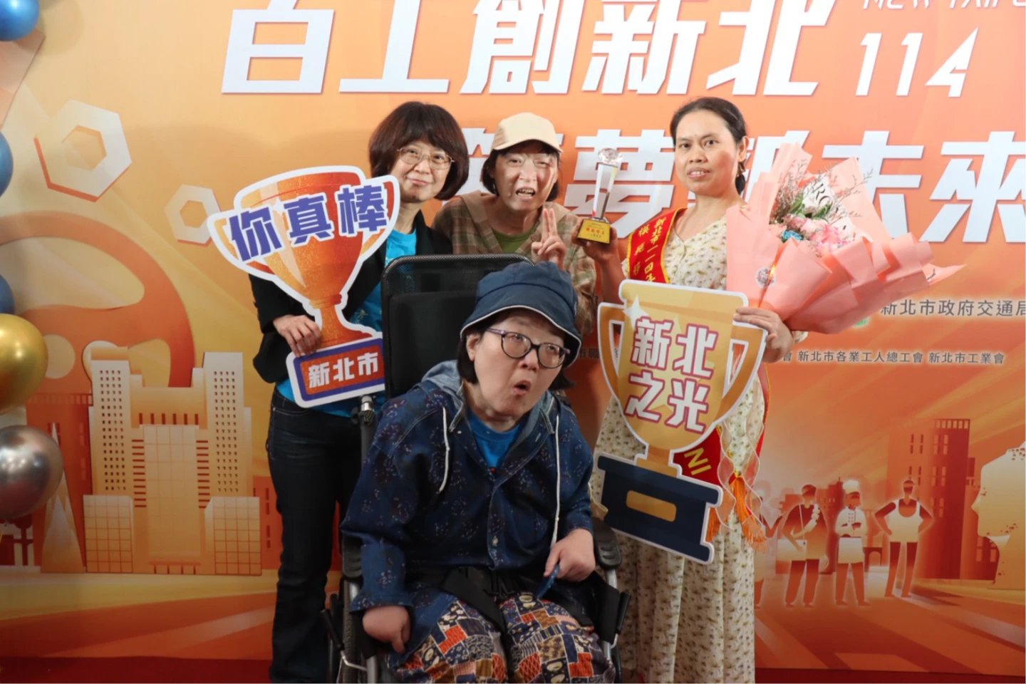 智商不到5歲、靠鼻胃管進食！印尼女細心顧到她能自行用餐　獲新北模範移工