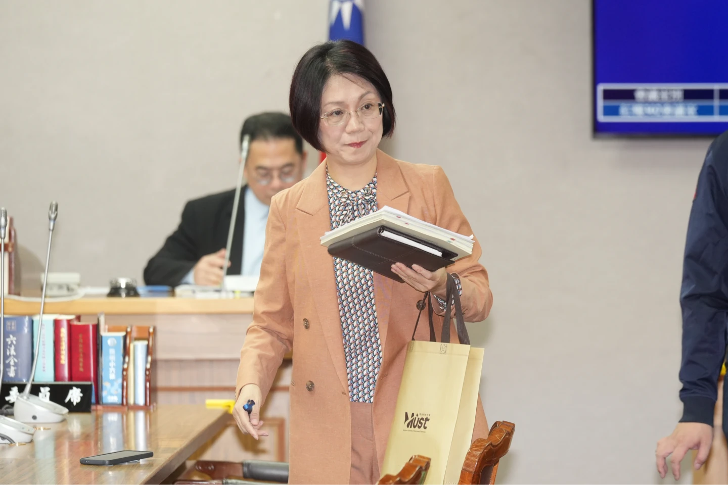 公教年金停砍定了！翁曉玲證實今天必出委員會　「錯誤要及時踩煞車」