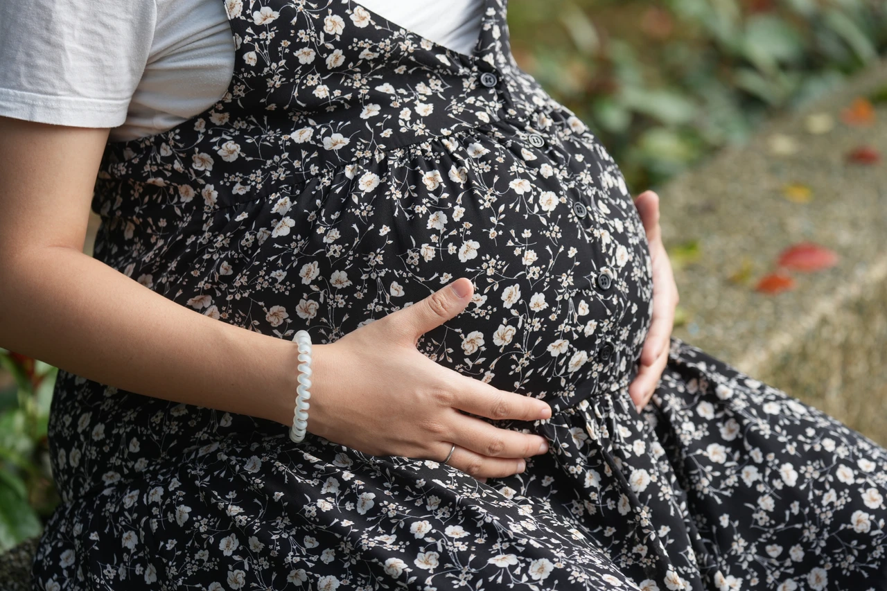 《人工生殖法》修正3重點！評估子女最佳利益　有血緣認知權