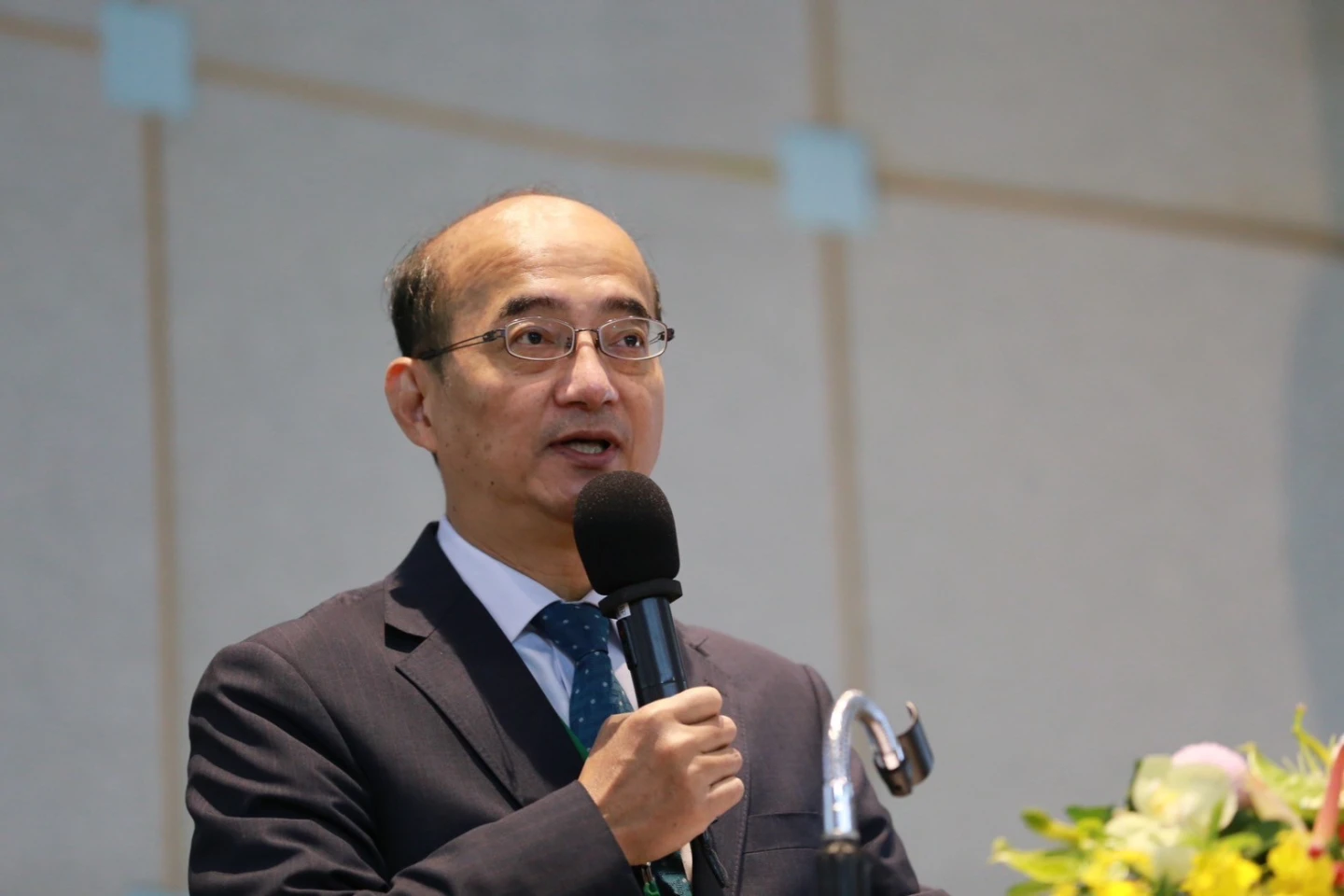 台經院張建一曝美對台關稅降至15%無疊加　台對美汽車關稅2.5%