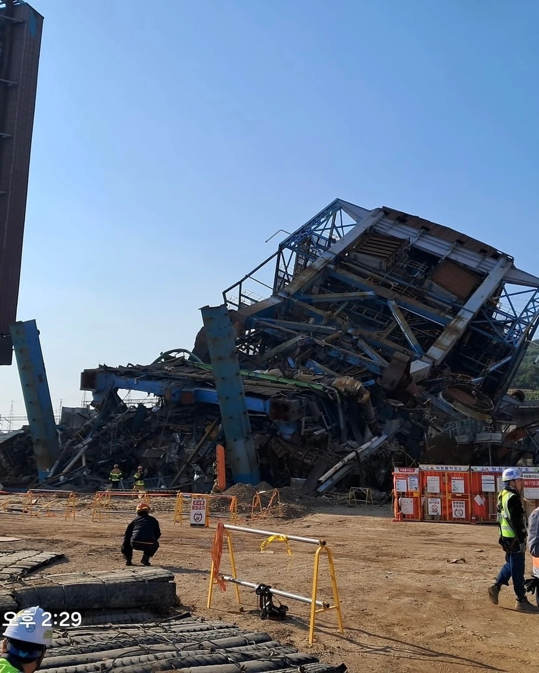 南韓火力發電廠鍋爐塔倒塌事故　仍有5人遭埋