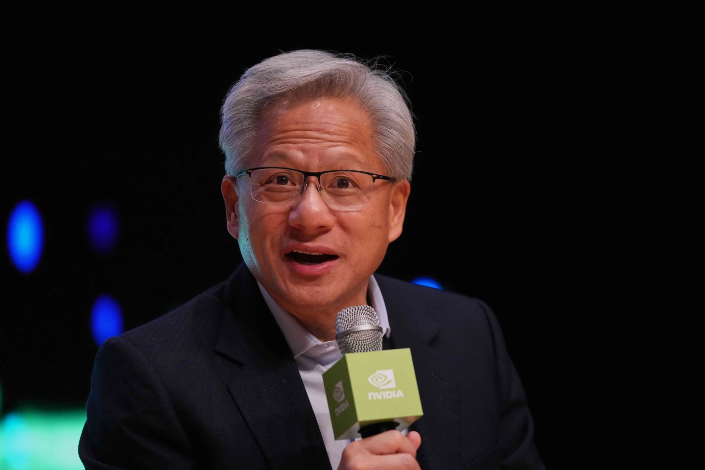 中國大陸禁資料中心使用外國AI晶片　黃仁勳警告：美將輸掉AI競賽