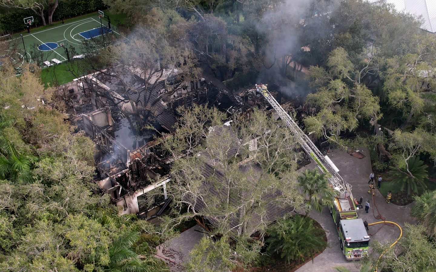 NBA「熱火」隊教頭豪宅大火！史波斯卓看著新家被燒精光　心酸畫面流出