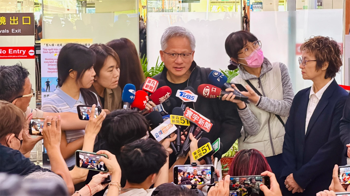 黃仁勳台灣快閃1.5天　把台積電秘密不小心說出來