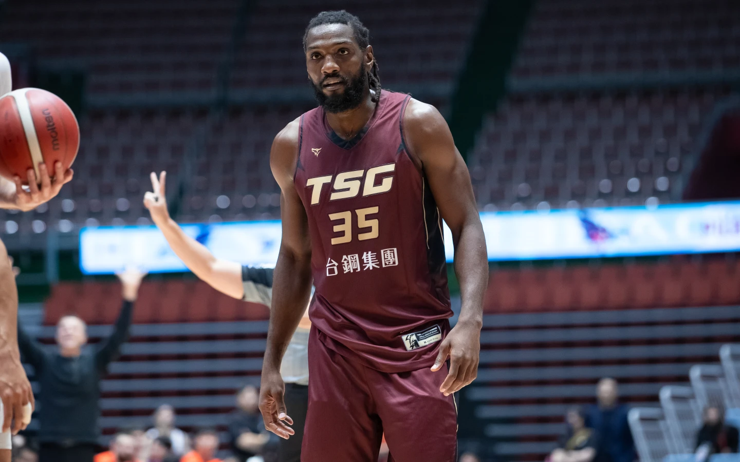 台籃首秀變告別秀！歐洲職籃挖角　前NBA球星半獸人僅打1場就掰掰