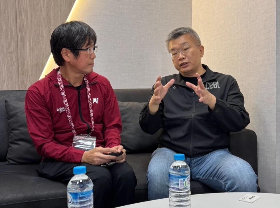 蔡其昌親自為樂天桃猿發聲　與樂天亞太區高層深談20分鐘