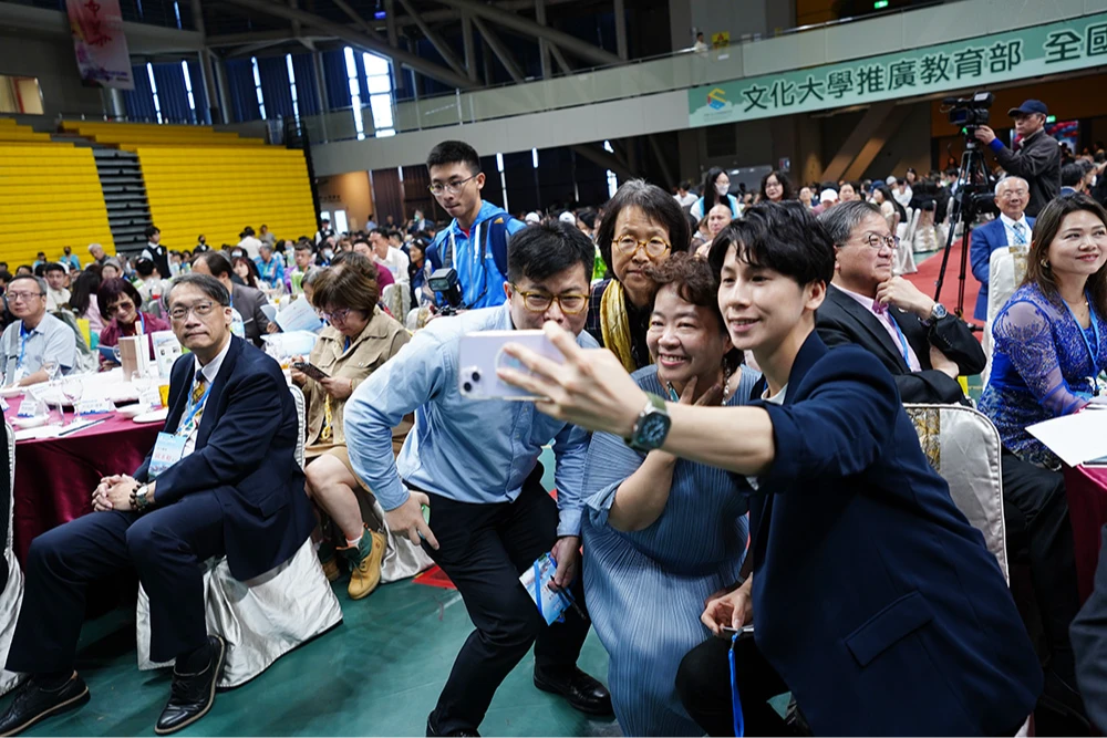 文化大學返校節千位校友參與　奧運金牌林郁婷回母校共聚