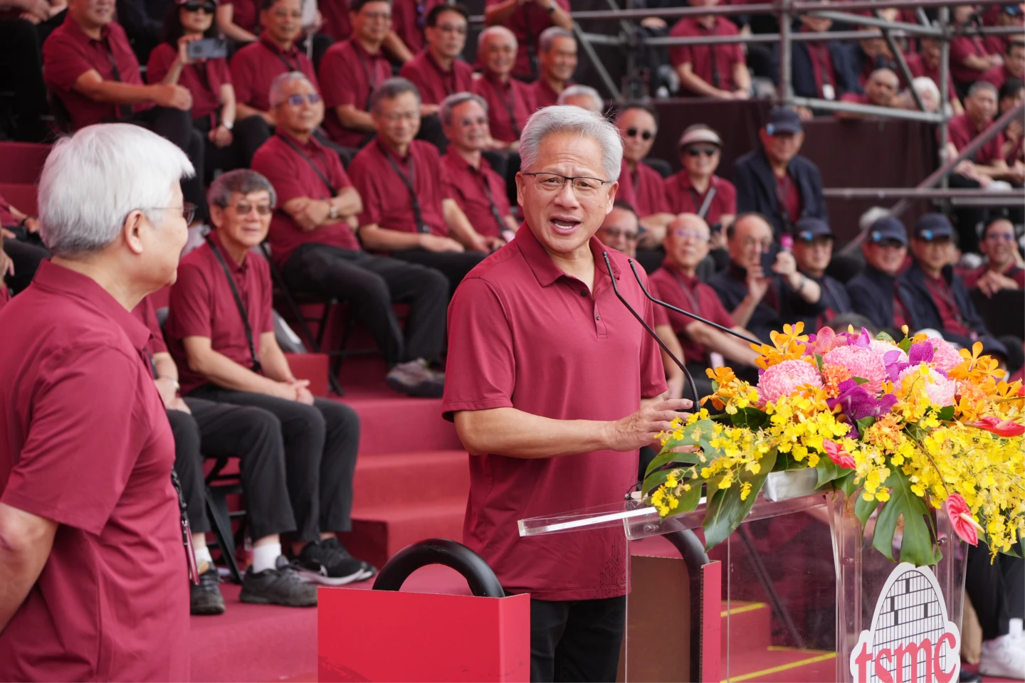 台積電運動會3｜黃仁勳中文致詞！讚台積電是台灣及世界的驕傲　「沒台積電就沒輝達」 