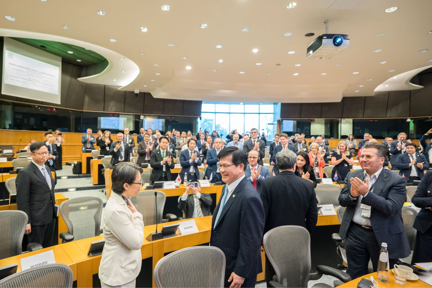 蕭美琴登歐洲議會演說！林佳龍喊共同榮耀　「台歐關係邁入新階段」