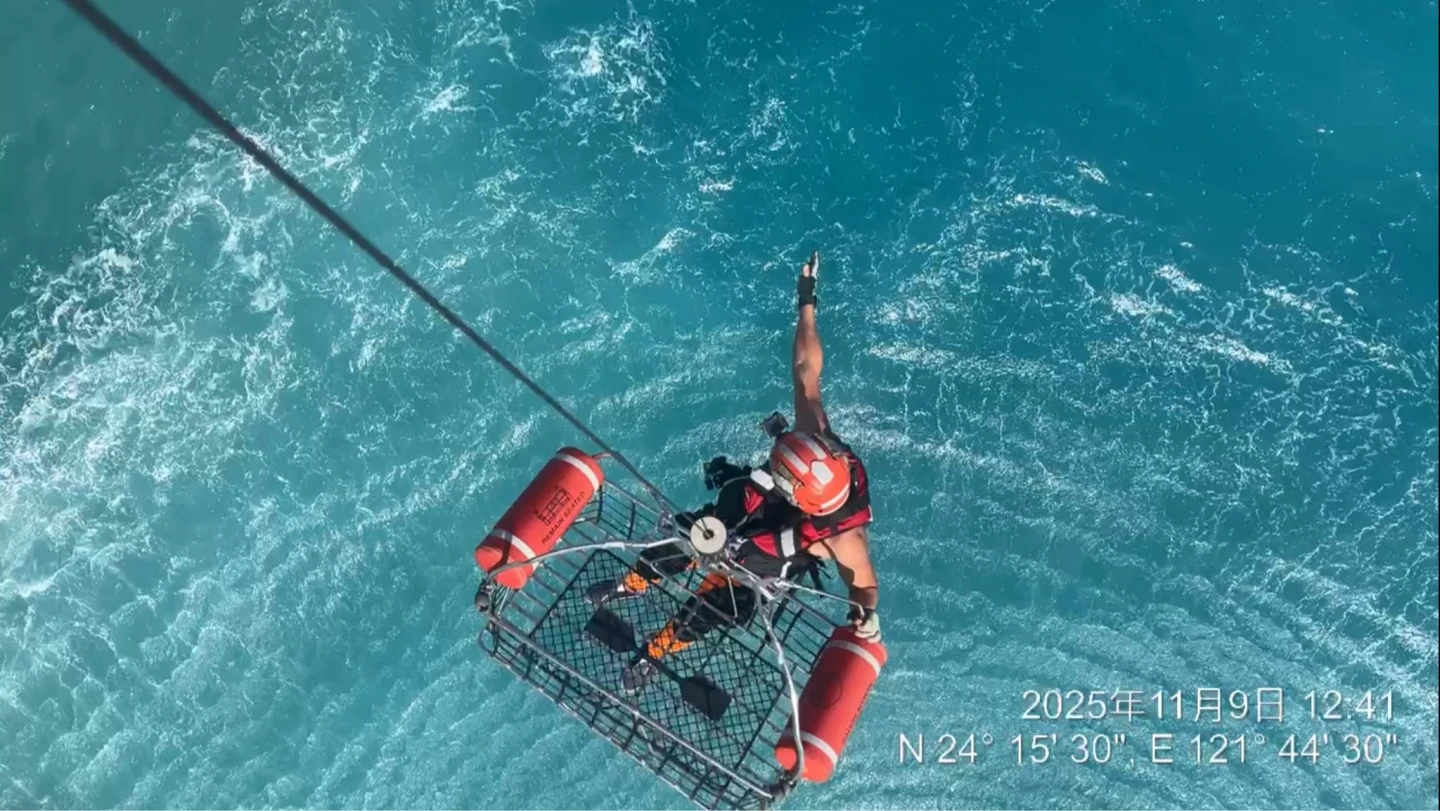 蘇花象鼻海灘女子落水溺斃！直升機馳援吊掛　同行受困4人獲救
