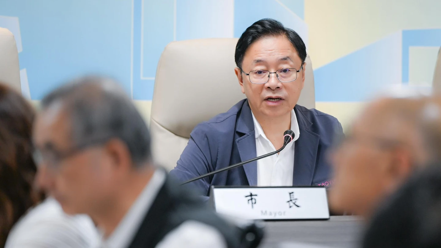 基北北桃唯一！桃園全市獨放颱風假「市長帥度爆表」　張善政親揭停班課考量