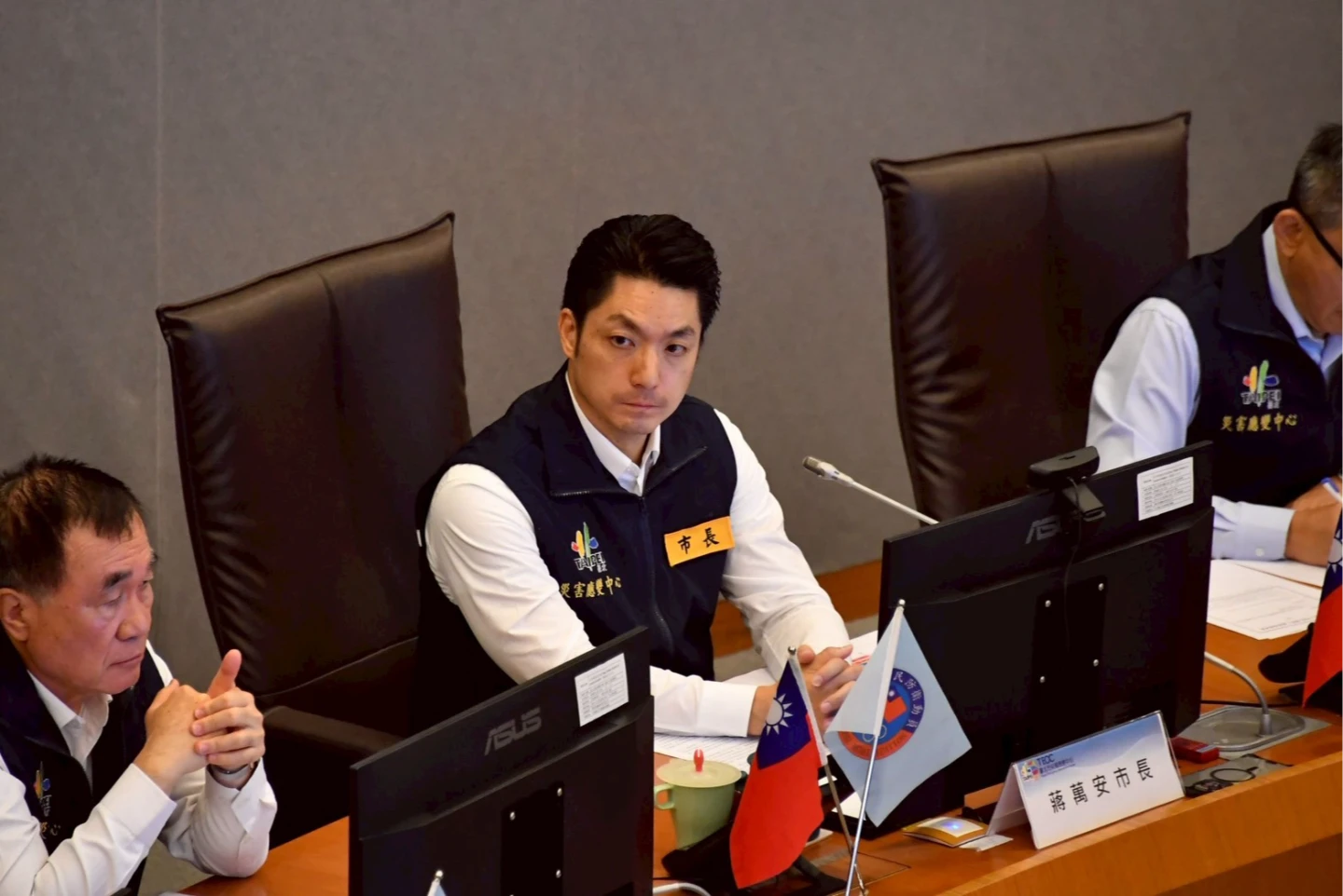 鳳凰颱來襲！蔣萬安上緊發條「必要時疏散撤離住戶」　令提前研判停班課否