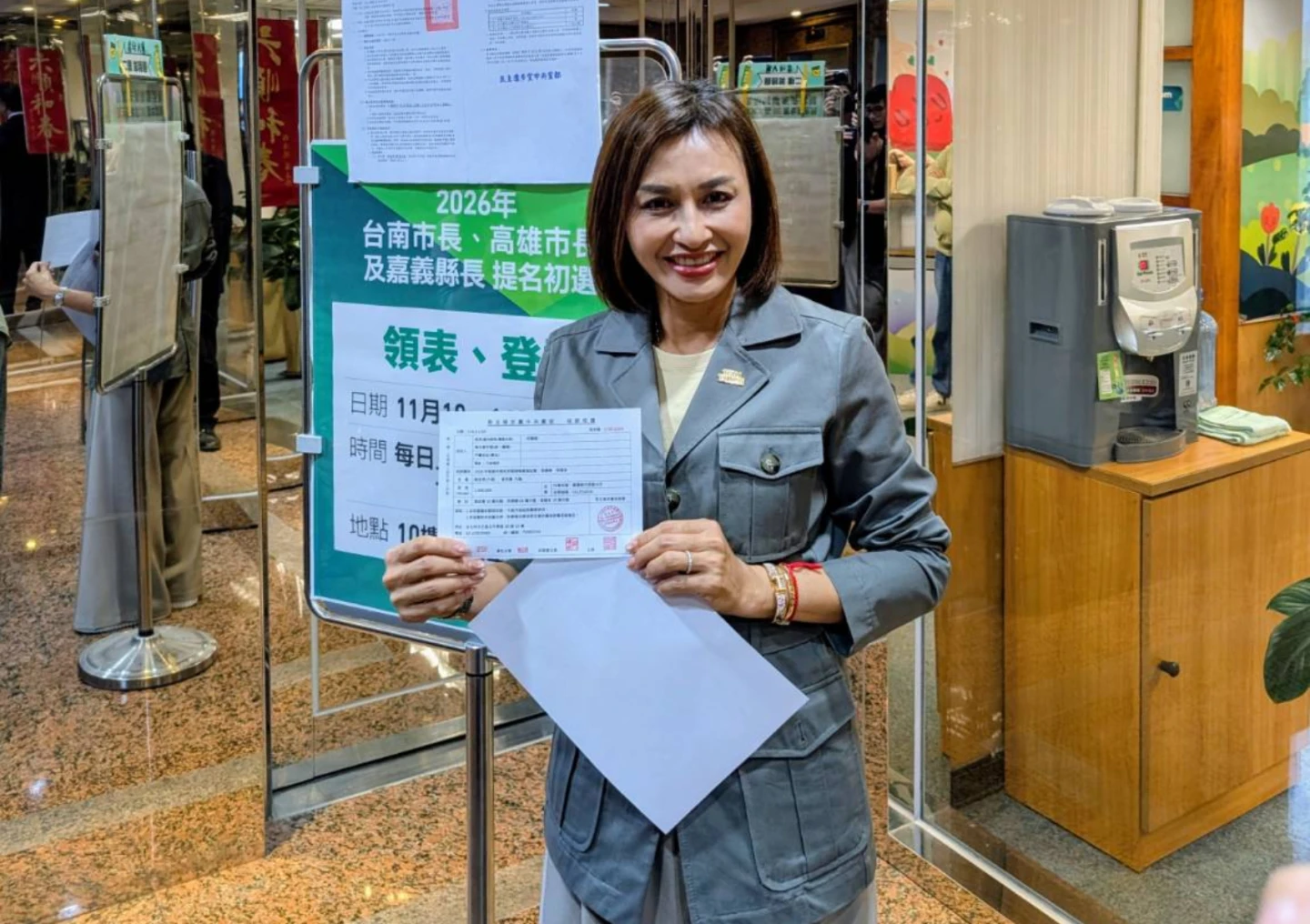 搶頭香！邱議瑩交100萬登記高市長初選　「我準備好了，努力讓高雄贏」