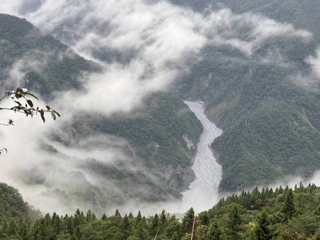 鳳凰颱風進逼！馬太鞍溪紅色警戒　花蓮光復鄉動員10軍卡6巴士啟動撤離