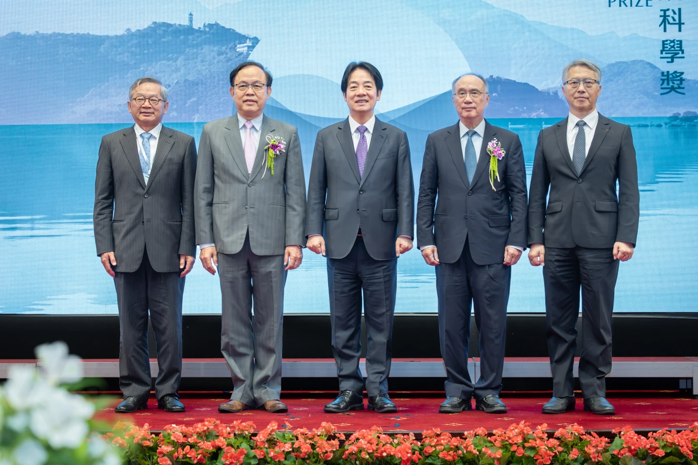 頒總統科學獎！賴清德讚梁賡義、葉均蔚兩院士「諾貝爾獎潛在得主」