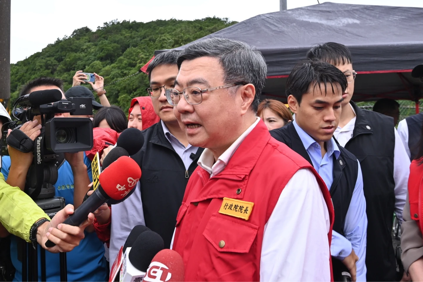 卓榮泰反將一軍妙喻「桌上2盤菜」　問：韓國瑜要沈默吞下去嗎