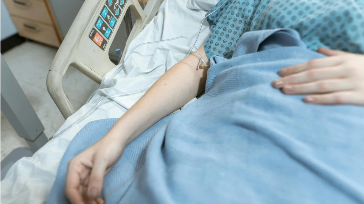 長照悲歌｜8旬婦顧癱兒50年！心力交瘁紅包塞嘴奪命　法官也同情「籲總統特赦」