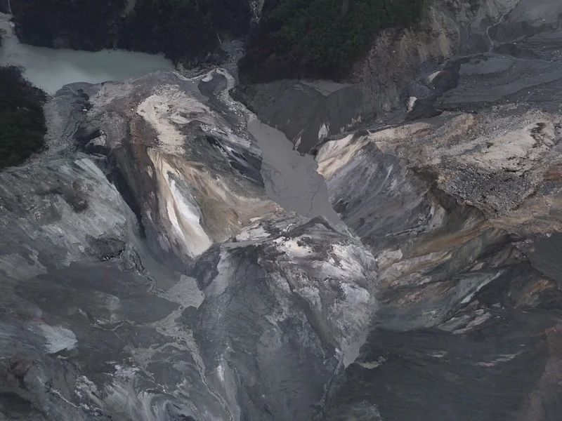 馬太鞍溪又有新堰塞湖　「紅色警戒未解」卻上班課！災民怒：光復鄉的命不是命？