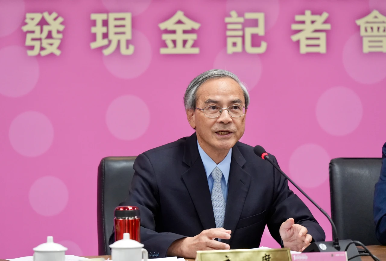 公股投信「四合一」有譜！　財部次長首露口風：4家都有意願談