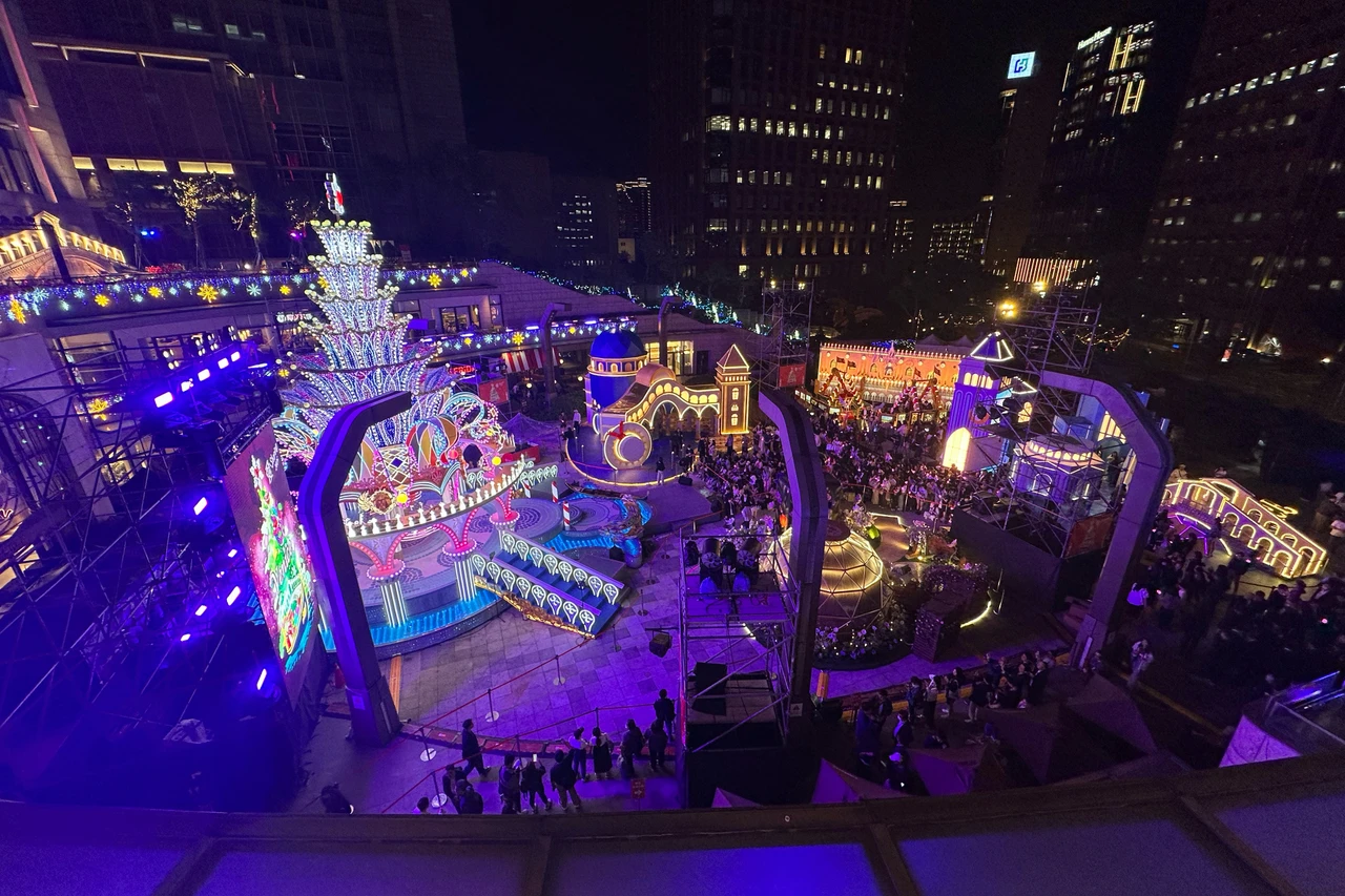 全台耶誕樹圖輯｜2025年末最美打卡點總整理　耶誕活動、炫目燈海一次看