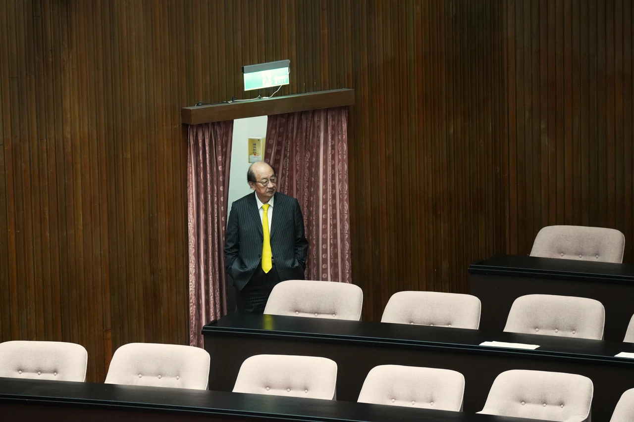 柯建銘再遭逼宮！他開第一槍籲交棒總召　「政黨不是非得鬥得你死我活」