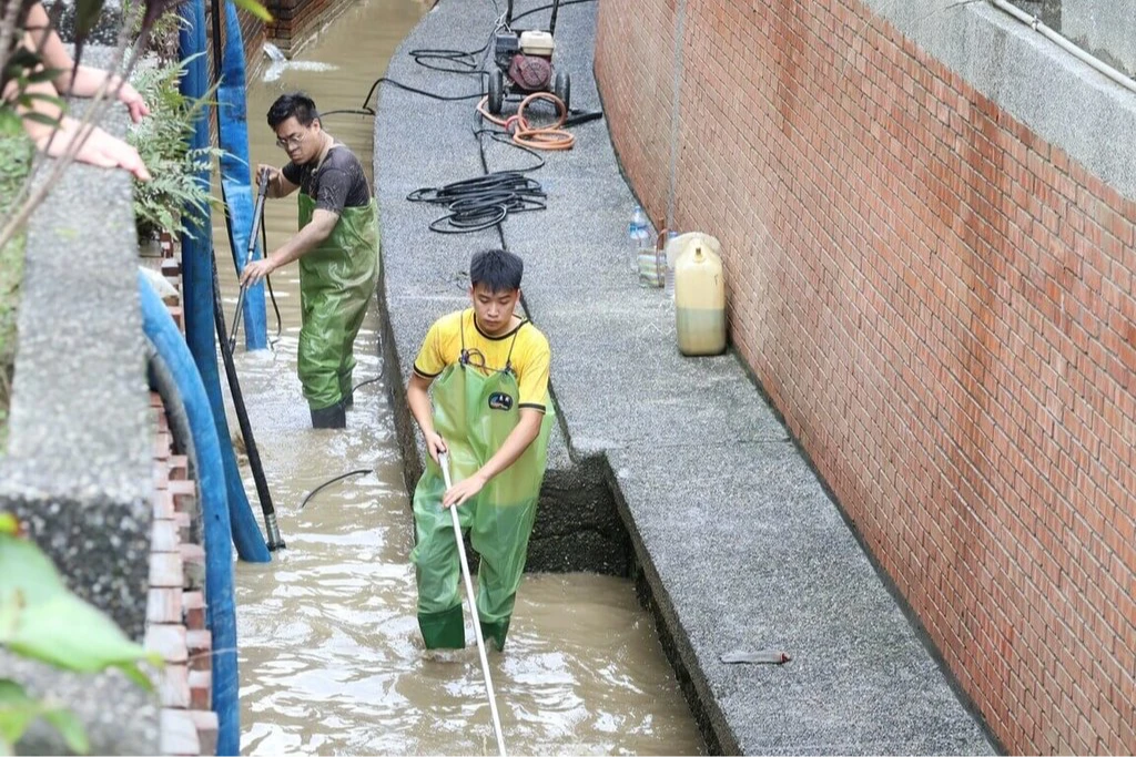 洪水重創蘇澳冷泉區！復原恐須1個月　1144名兵力挺進救災