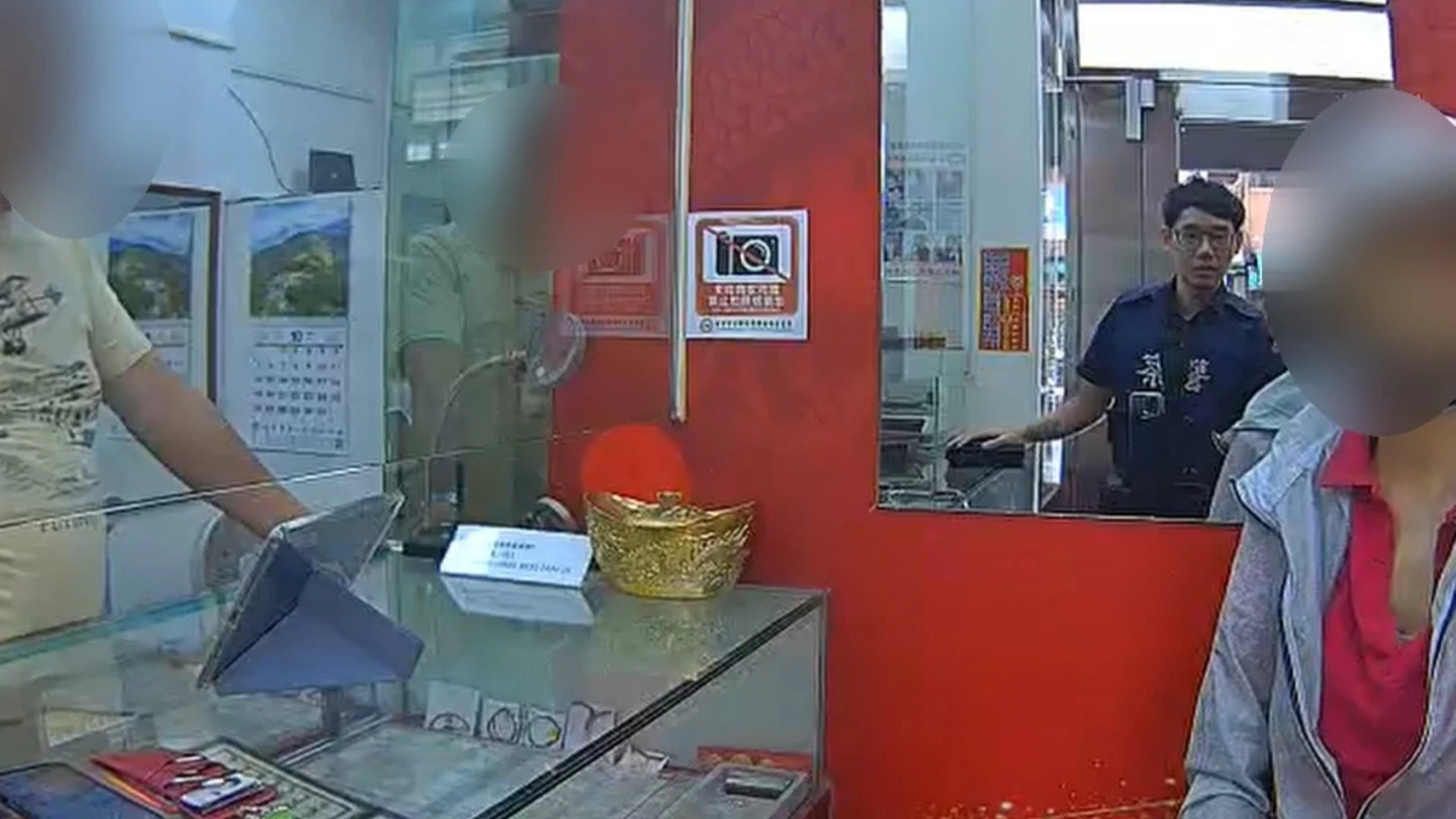 有片｜冒名黃仁勳助理！台中8旬婦匯款遭阻「繞道」買黃金　貴人聯手守住200萬