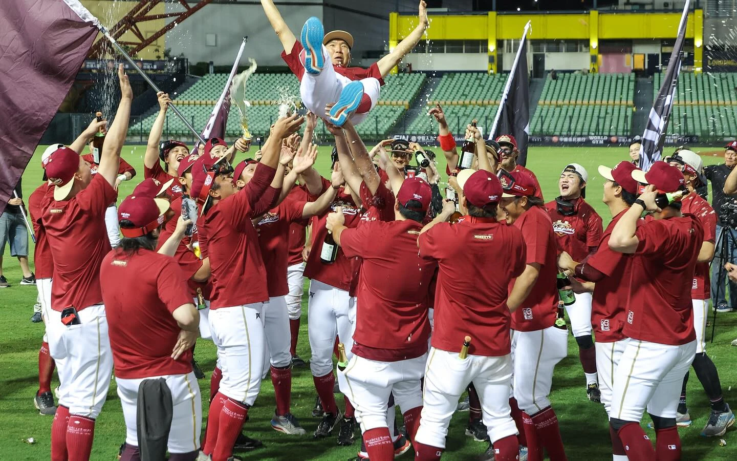 冠軍教頭離台！古久保健二澄清與樂天「一年一簽」　訝異自己未獲續約