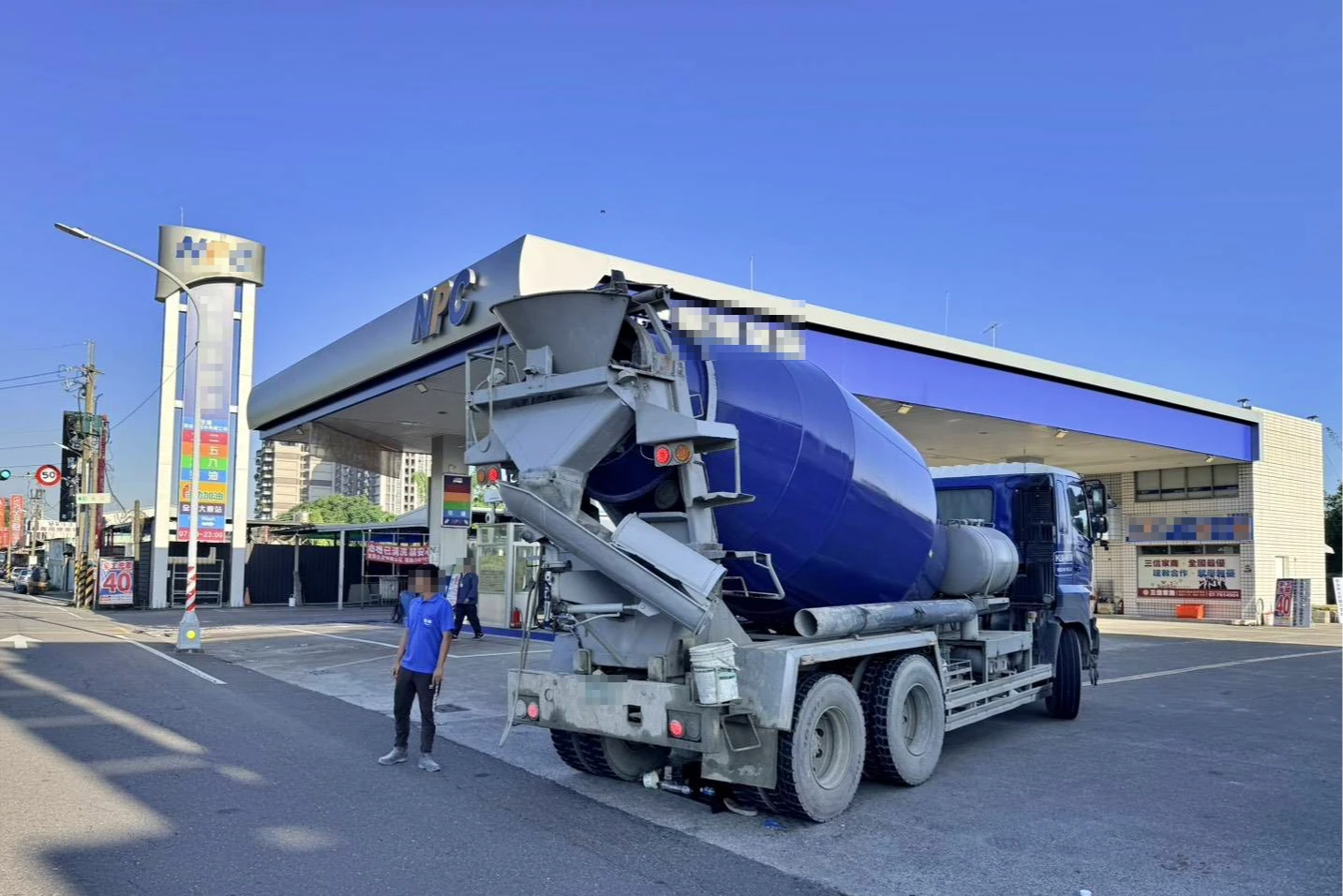 加個油傳憾事！水泥預拌車進站輾斃徒步老嫗　原因曝光