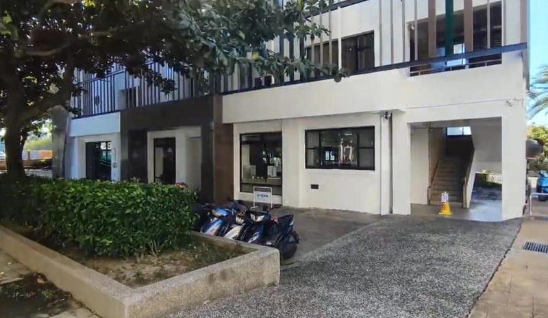 圖書館有蛇！走出大門突然腳痛　台中婦人遭眼鏡蛇咬傷