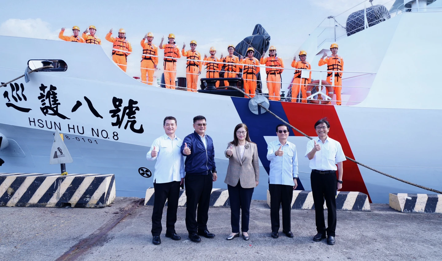 「巡護八號」完成護漁任務返抵高雄　管碧玲碼頭迎接！親曝感人場景