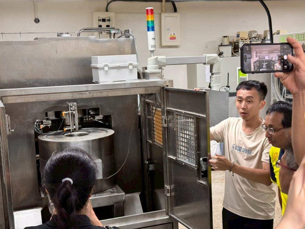 帶殼牡蠣年產2.4億顆！缺工、高齡化拖累競爭力　超高壓加工1人抵4人