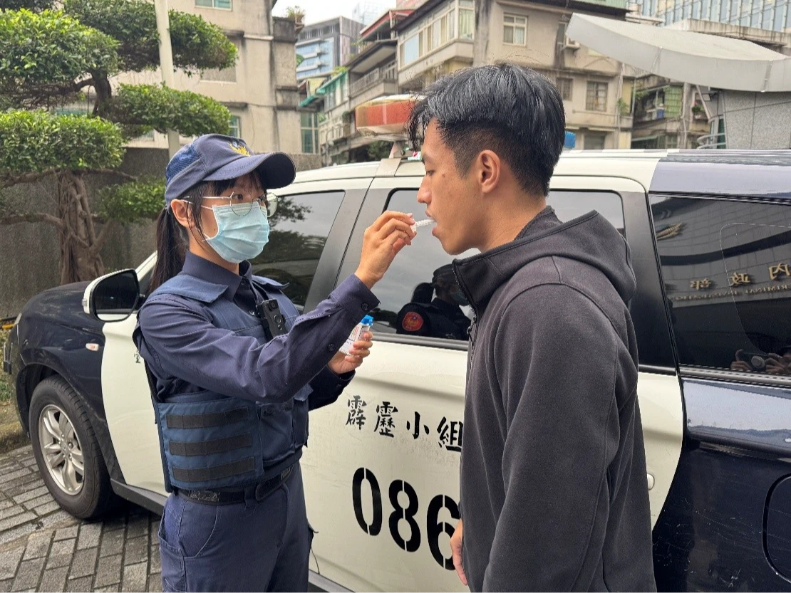 有片｜毒品唾液快篩今上路　6分鐘毒駕現形！拒測罰18萬＋吊銷駕照