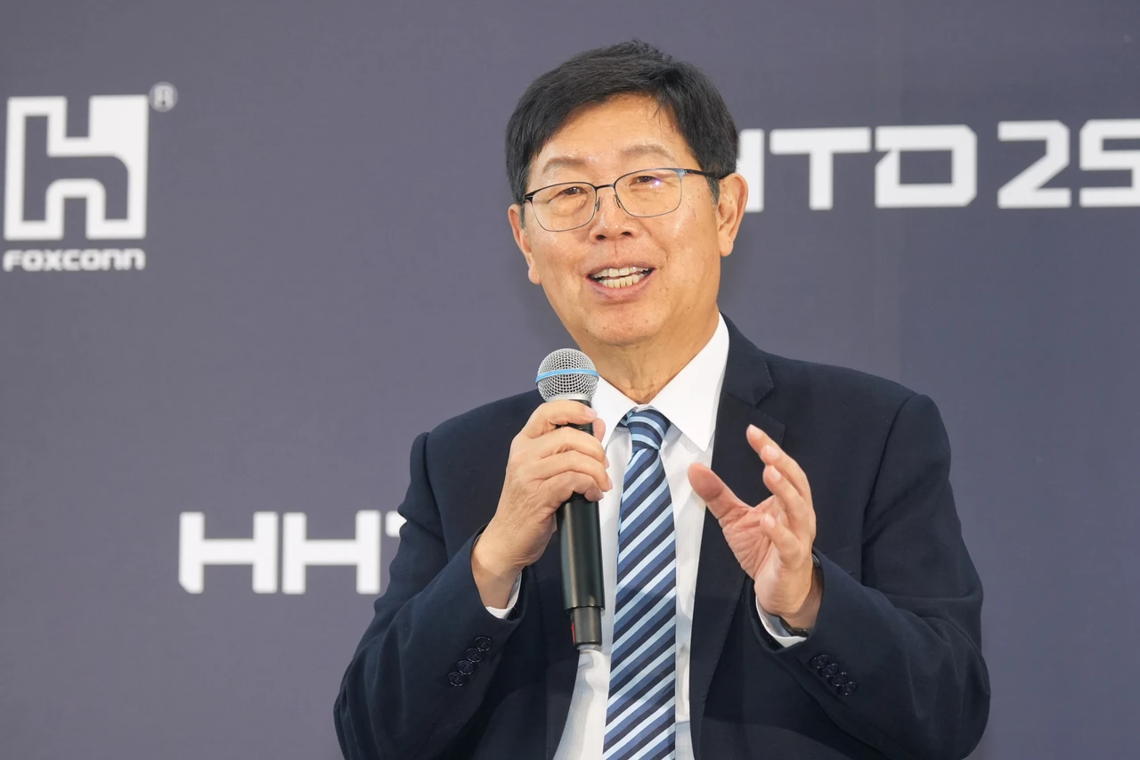 鴻海2025年營收首破8兆年增18%　估首季營收將維持近5年區間上緣水準