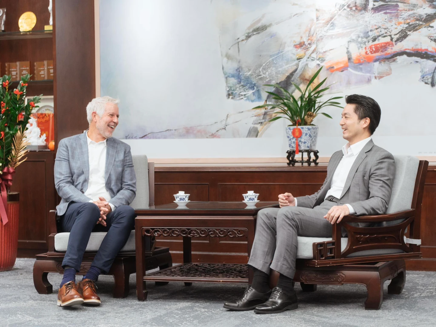 有片｜輝達副總裁拜會蔣萬安！贈禮互動超歡樂　12/18會面過程曝光