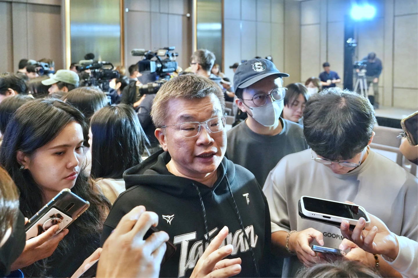 樂天集團開記者會宣布重訊！蔡其昌搶先爆料「不是要轉賣」