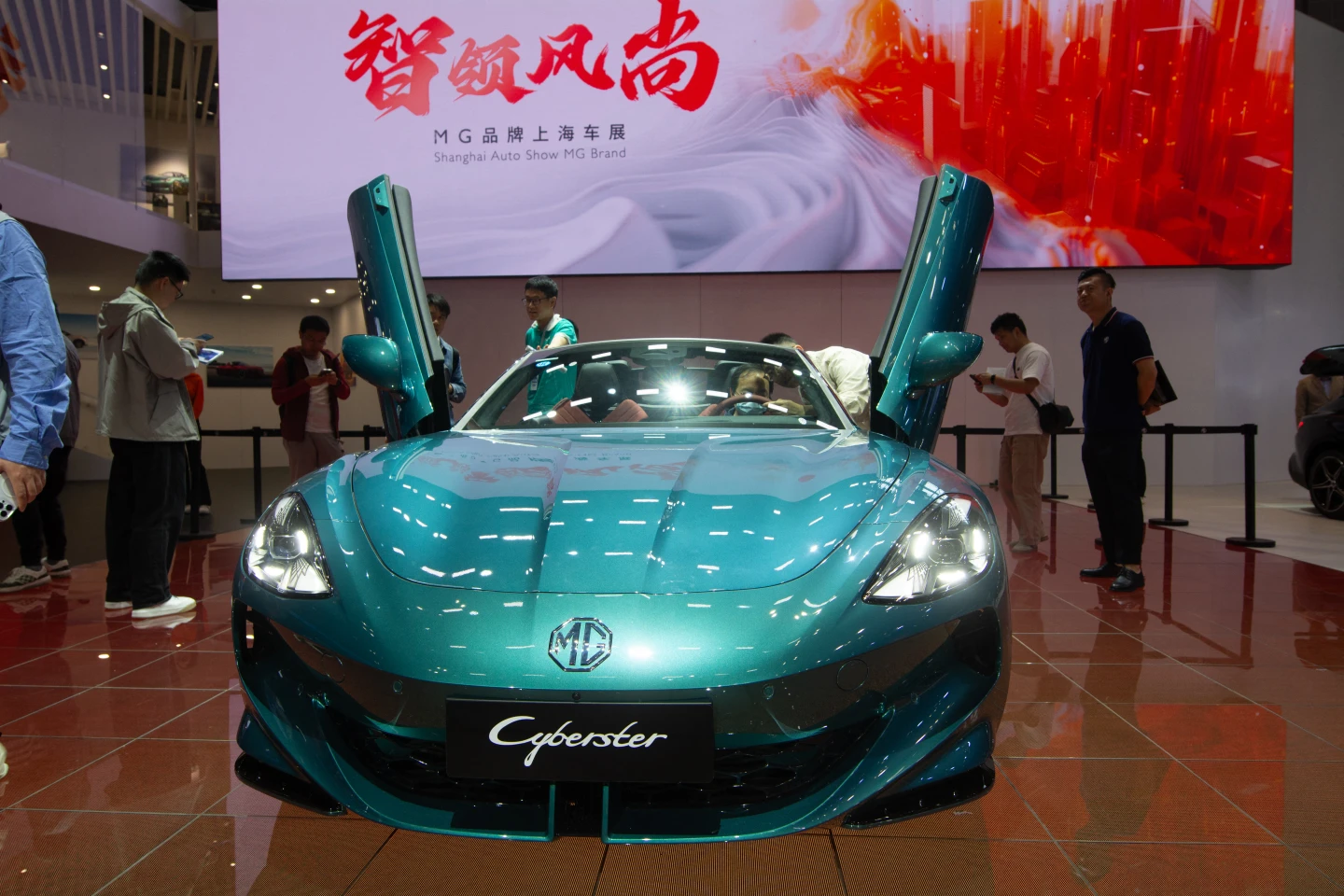 保密防諜！英國防部警告　勿在中國製電動車上討論國家機密