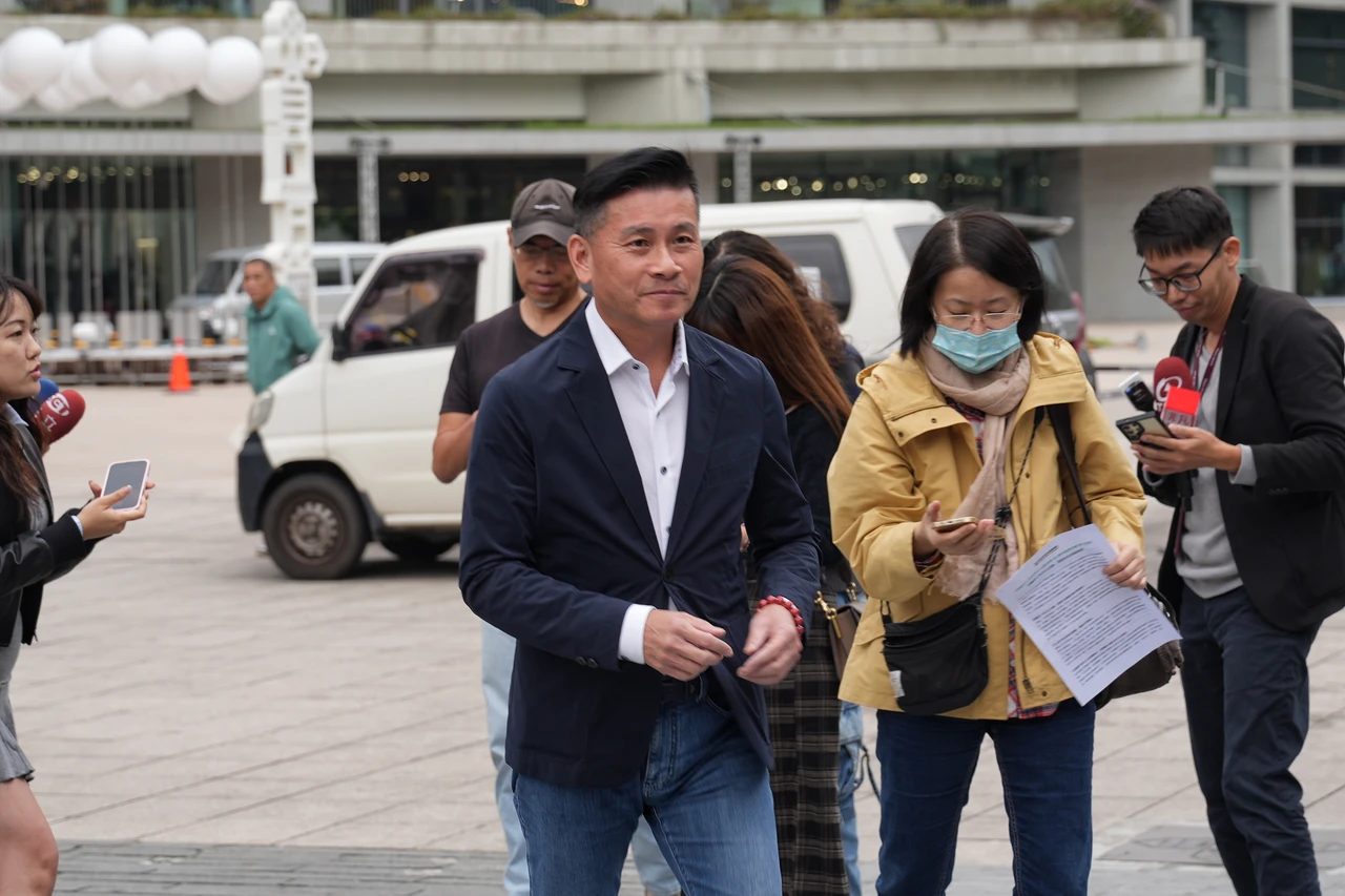 白拋北市議員4+2全壘打！戴錫欽喊「藍目標單獨過半」：兄弟登山各自努力