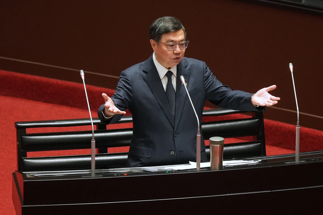 卓榮泰喊話無效「院版財劃法被封殺」　藍白放行國籍法列院會議程