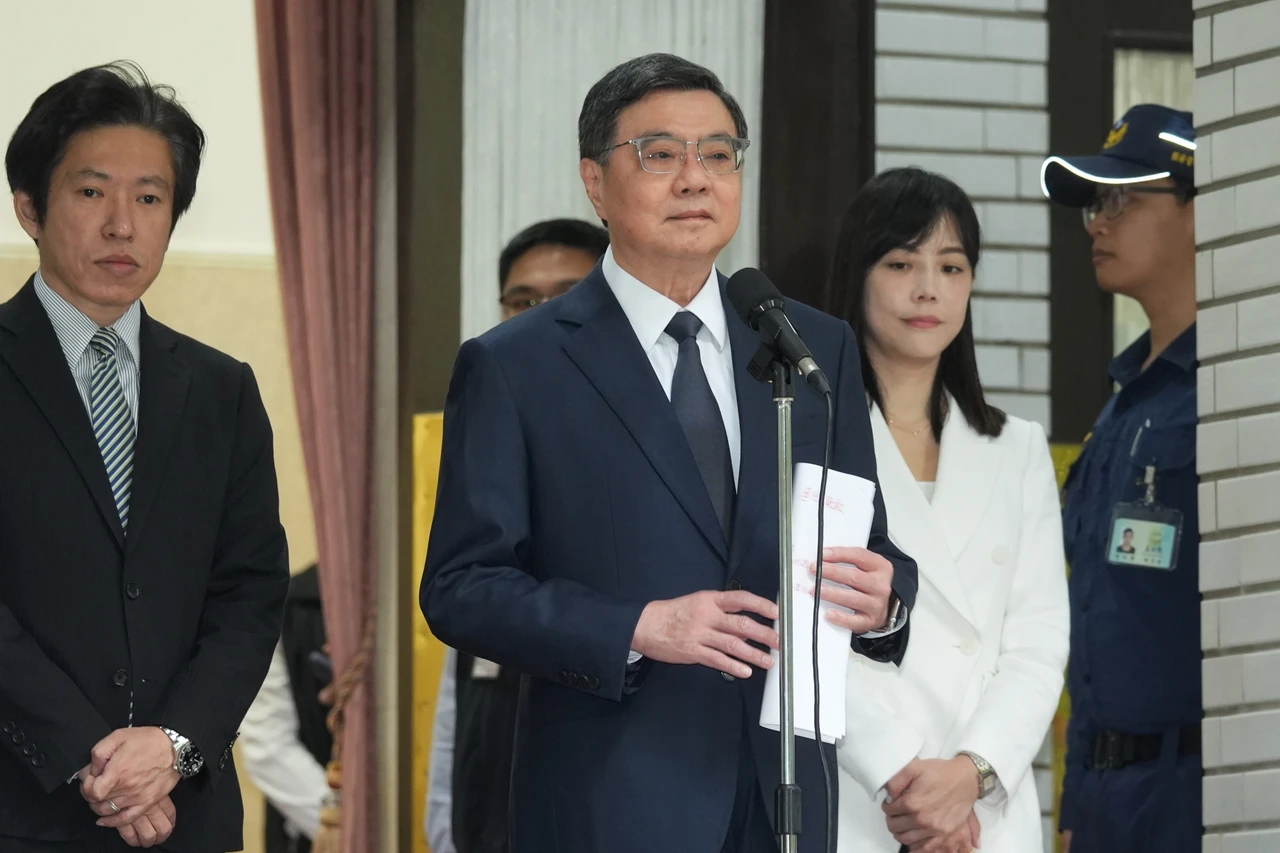 川習熱線後！卓榮泰：中華民國台灣主權獨立　「2300萬國人沒有回歸選項」