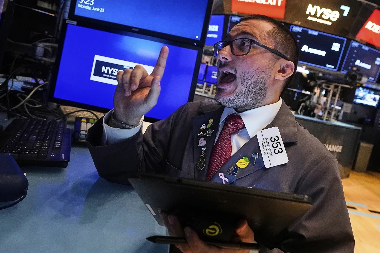 12月降息機率衝上8成！道瓊狂拉664點　Alphabet強攻新高、輝達走跌