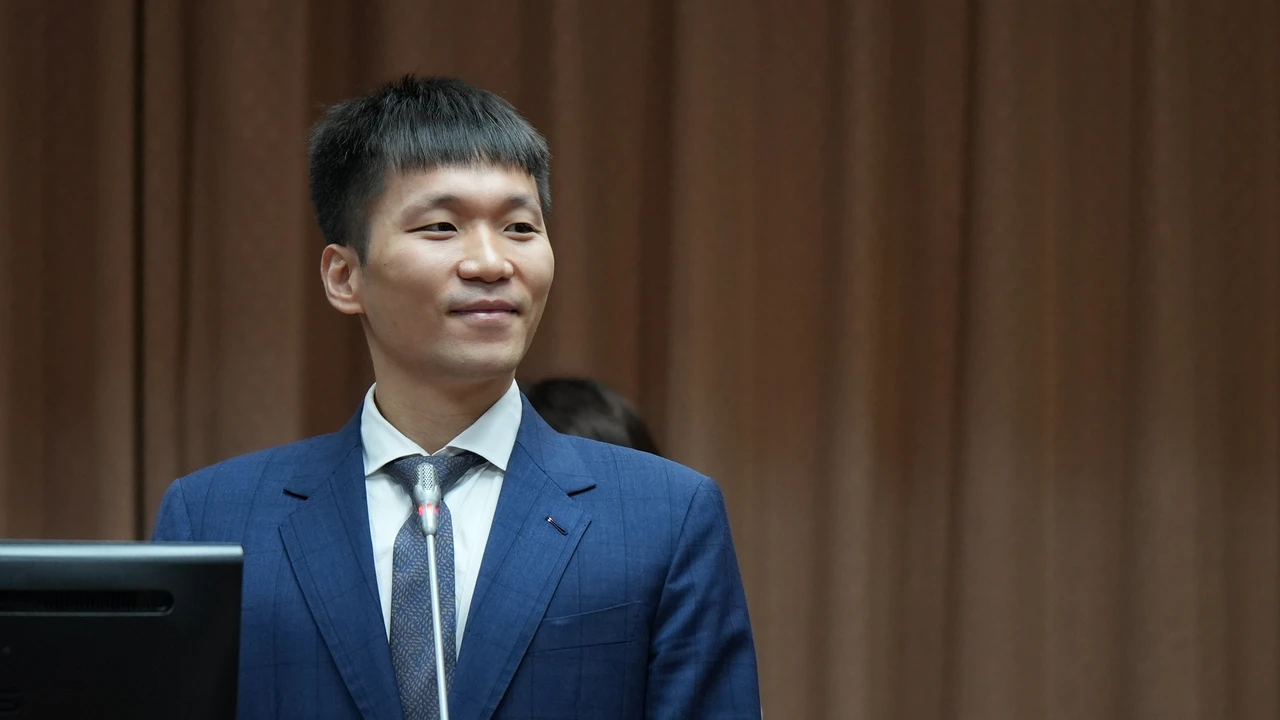 李洋委員會備詢處女秀緊張又刺激　獲立委肯定卻被台語提問考倒