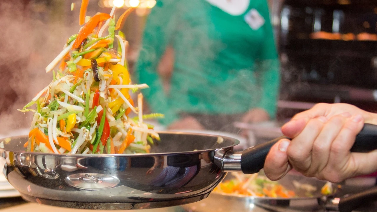 退休師做菜越煮越鹹竟是白內障　醫：影響生活就醫