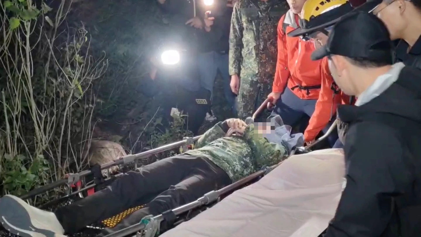 有片｜裝甲兵登山失聯6天獲救！墜谷眼鏡手機全噴飛　靠3根能量棒+溪水奇蹟生還