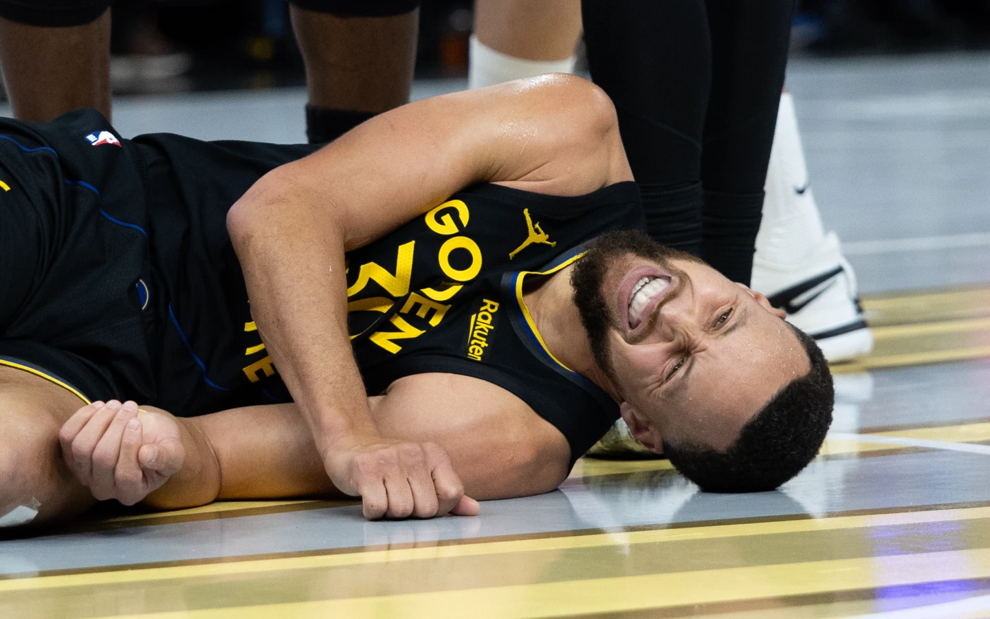 勇士開季10勝10敗還傷了柯瑞！教頭柯爾：我們就是支普通球隊