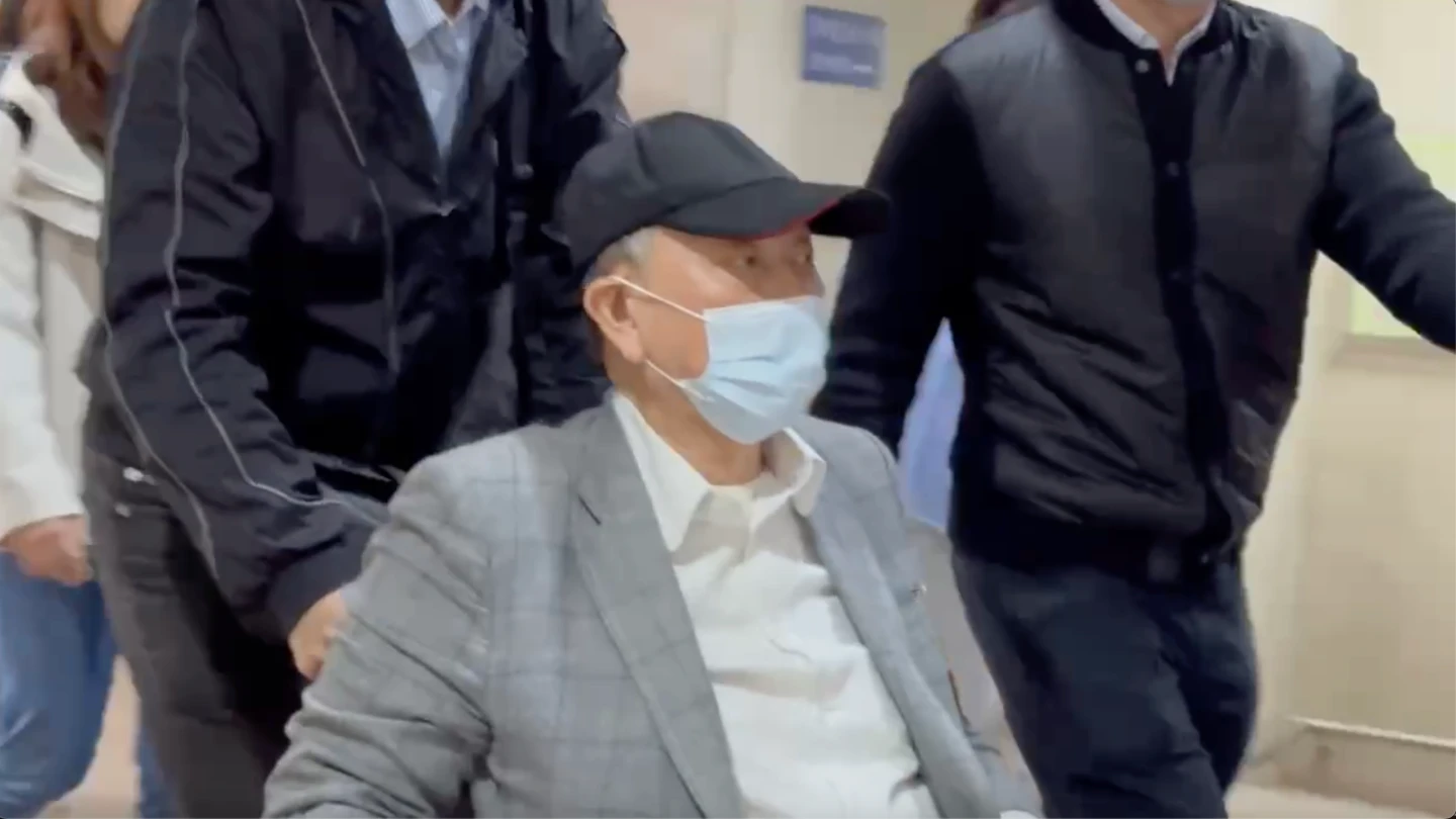 沈慶京再遭北檢偵辦！坐輪椅現身　另涉京華城土地溢價30億交易弊案