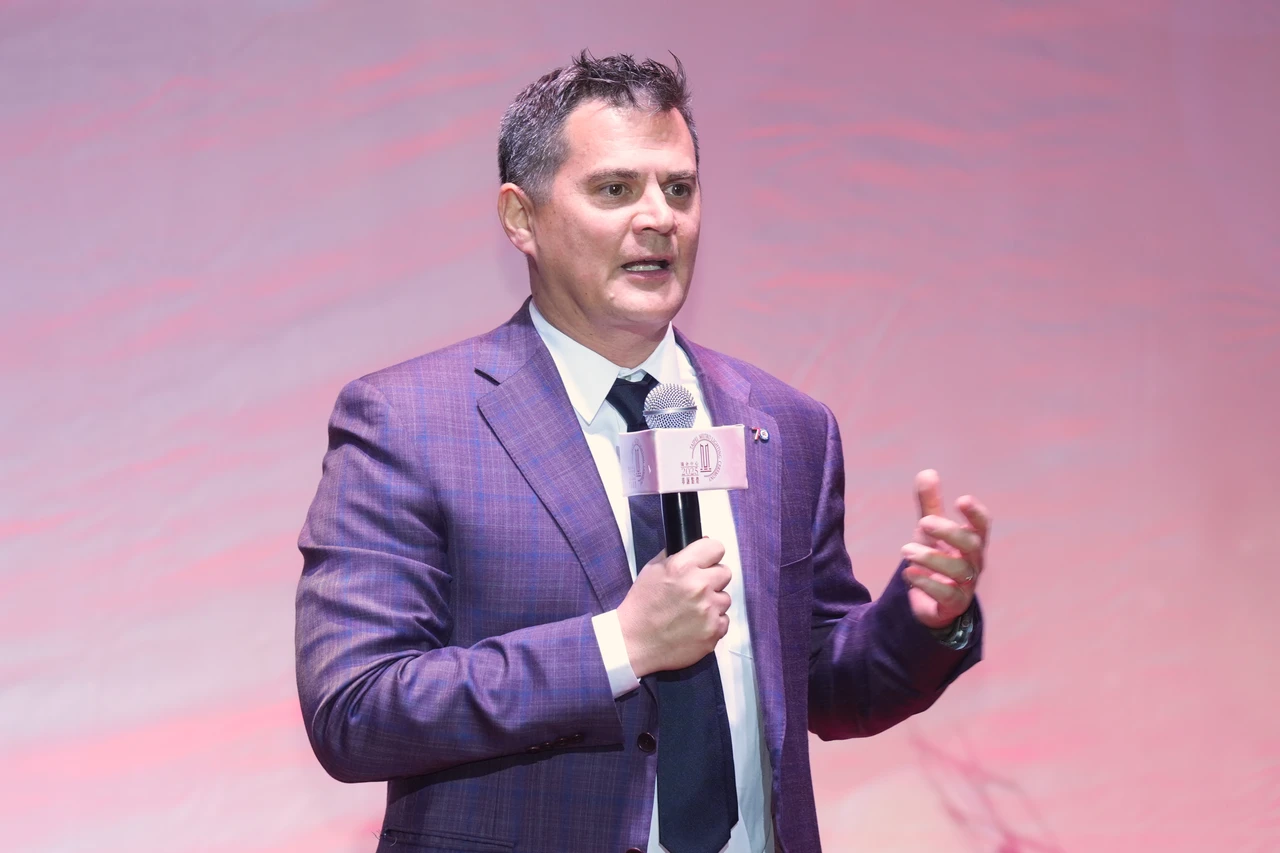 遠東集團董座徐旭東首度缺席耶誕點燈　獨子徐國安首挑大樑