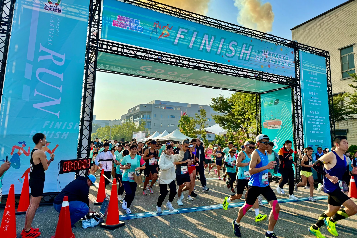 媽祖領跑！台南紅崴馬拉松千人衝刺　嘉年華嗨翻台江